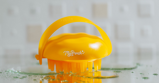 O cuidado essencial com o couro cabeludo começa com a My Brush